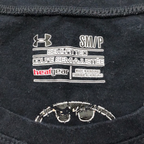 🍀3 for $6 tops🍀Women’s Under armour tshirt - Picture 2 of 2